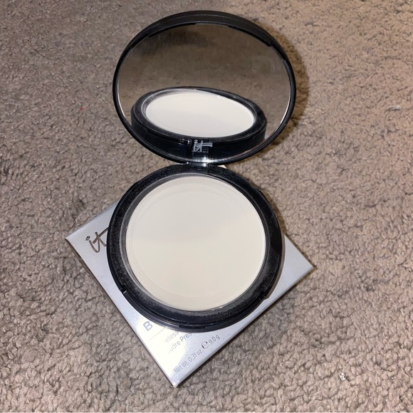 IT Cosmetics Bye Bye Pores Pressed Translucent Setting Powder - New in Box - Picture 6 of 6